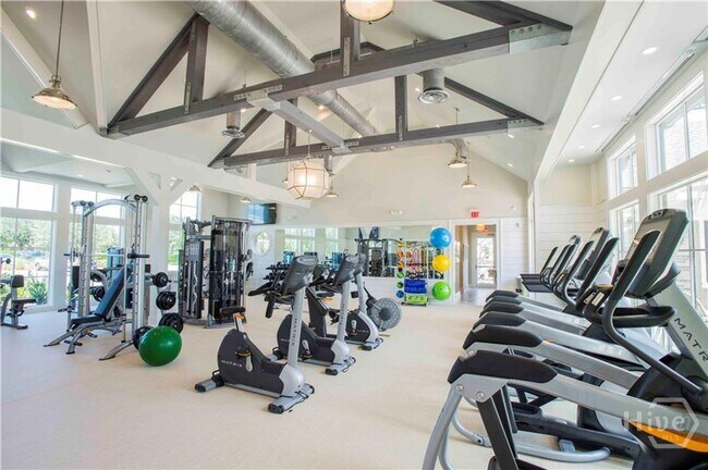 Building Photo - 143 Holloway Hill