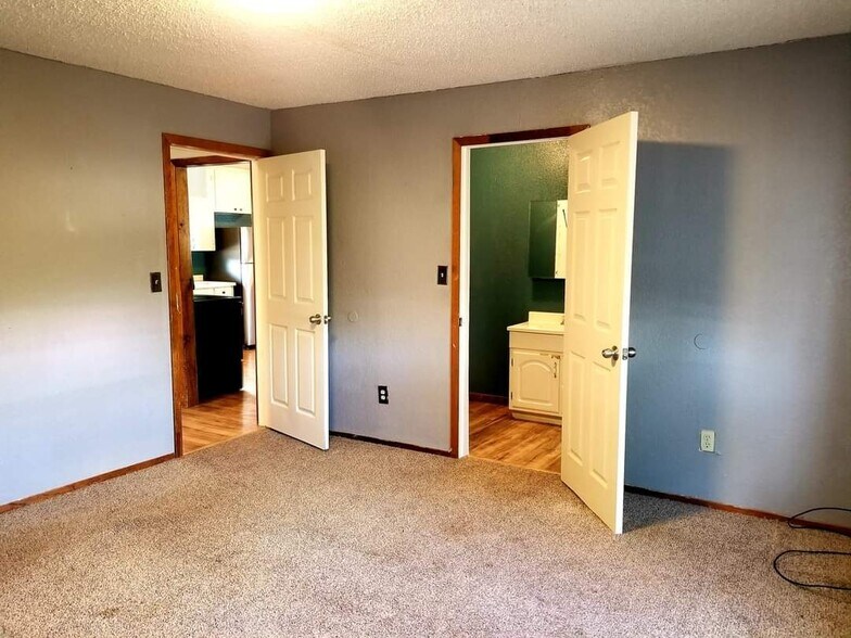 Building Photo - 1503 College Ave