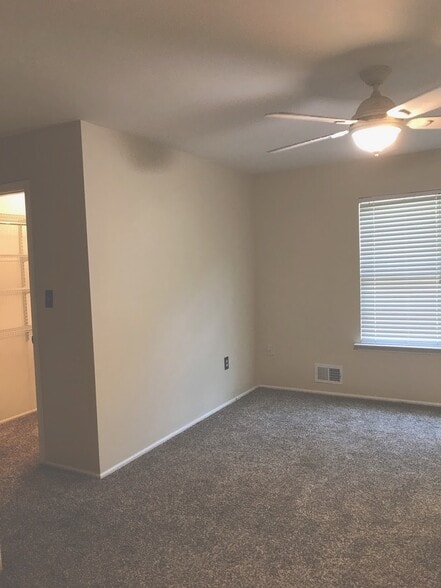 Master Bedroom - 1005 Hemlock Ct