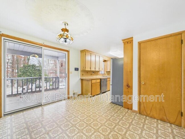 Building Photo - 5743 Brookwood Dr