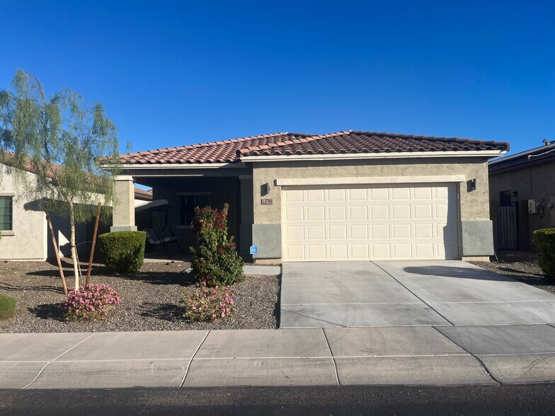 Primary Photo - 2764 E Sequoia Dr