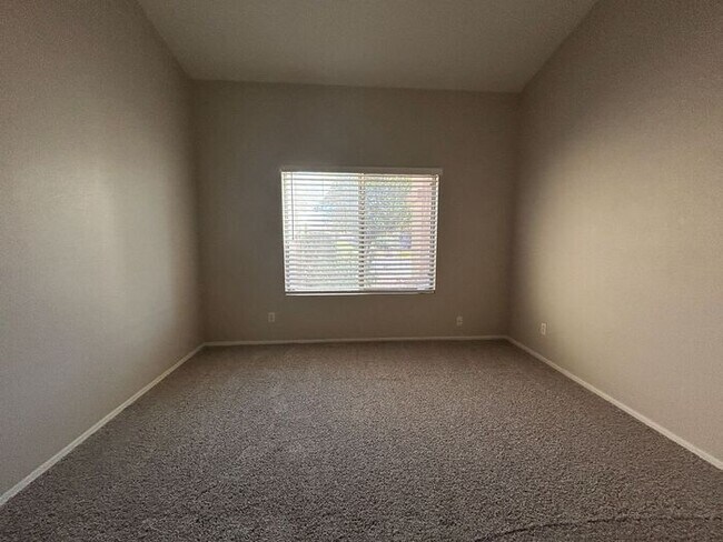 Building Photo - 6858 S 19th St