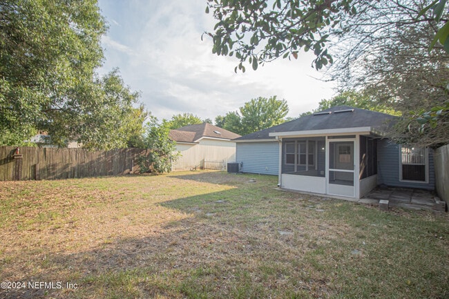 Building Photo - 3839 Union Pacific Dr W