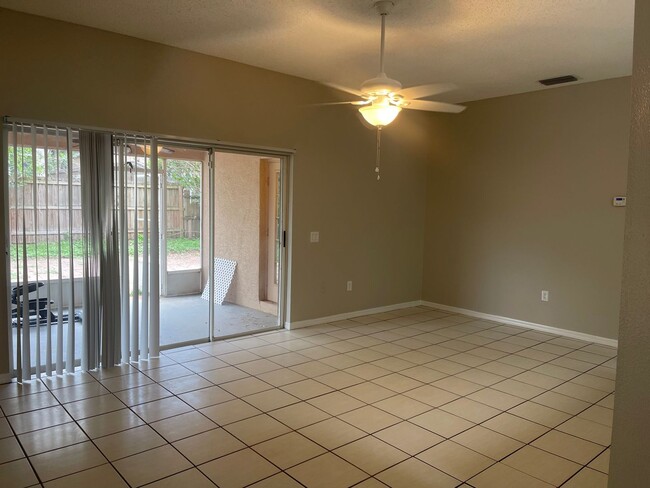 Building Photo - MOVE IN FEB 24TH!      4 Bedroom Valrico home with no carpet and a fenced yard