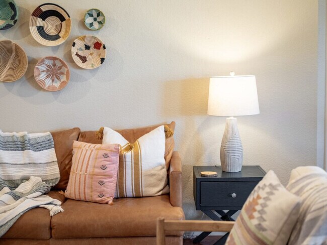 Building Photo - 4181 N Rolling Meadows Dr