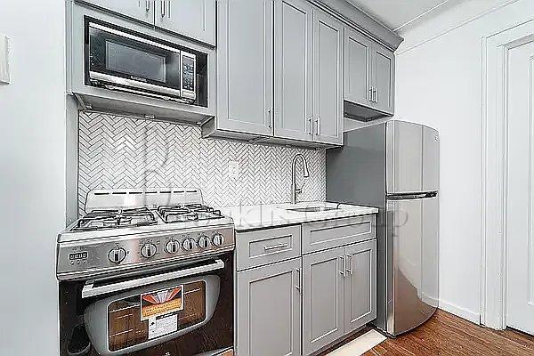 Primary Photo - 1 bedroom in ASTORIA NY 11102