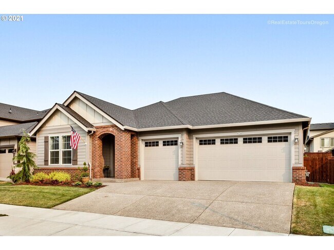 Building Photo - Stunning 3BD Home in Ridgefield!  Gourmet Kitchen & High End Finishes!