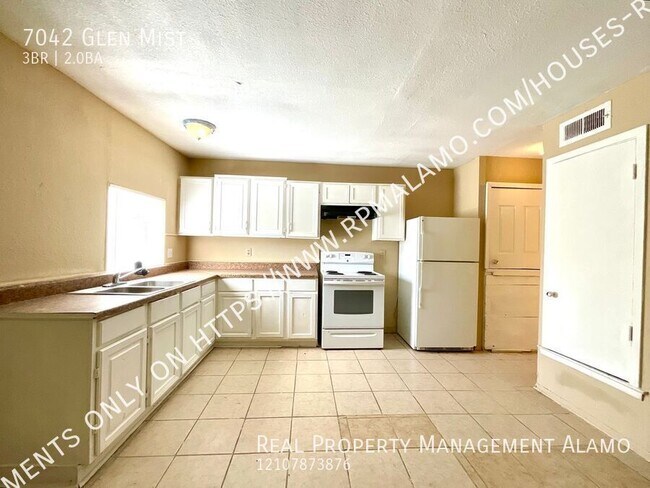 Building Photo - 7042 Glen Mist