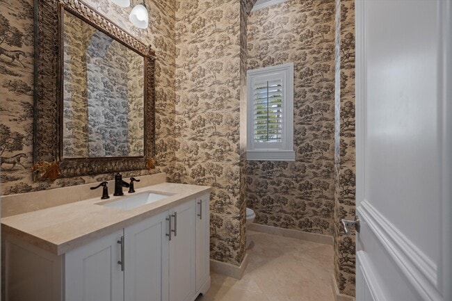 Building Photo - 12820 Mizner Way