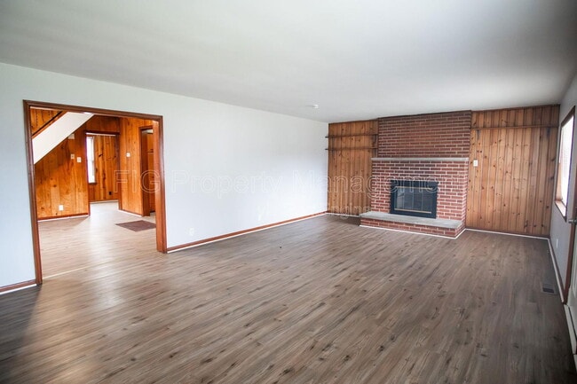 Building Photo - 525 Sewanee St