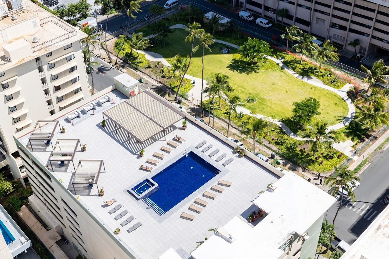 Building Photo - 2211 Ala Wai Blvd