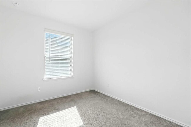 Building Photo - 420 Black Alder St
