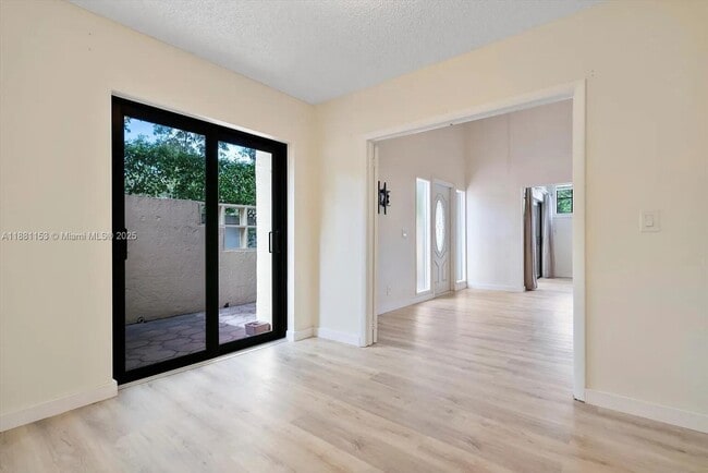 Building Photo - 20937 Bay Ct