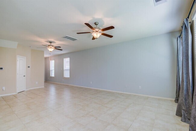 Building Photo - 6879 Dogwood Cliff Ln