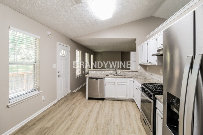 Building Photo - 5867 Bellingrath Way
