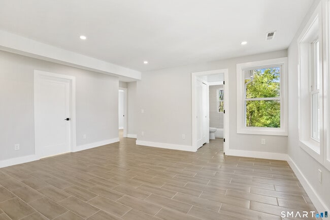 Building Photo - 173 Wellsville Ave