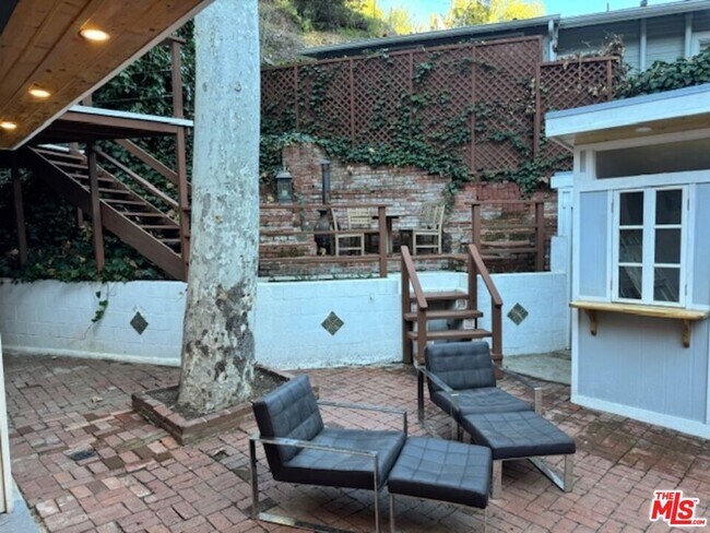 Building Photo - 1636 N Beverly Glen Blvd