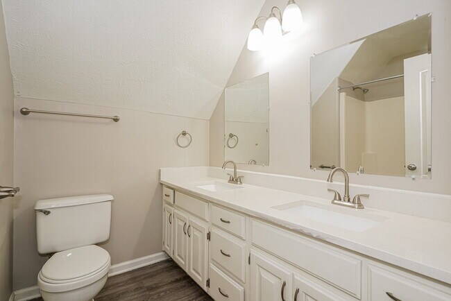 Building Photo - 109 St Michaels Ln