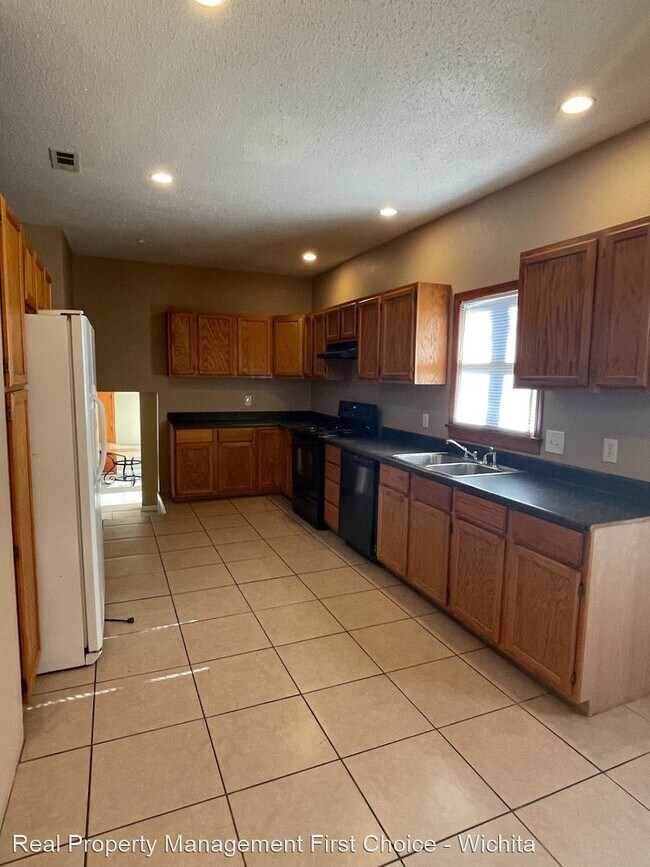 Building Photo - 3 br, 2 bath House - 548 N Volutsia St
