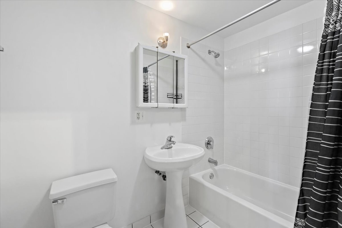 Building Photo - 1816 S Bishop St