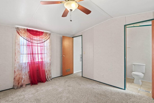 Building Photo - 505 Ricky Zelt Dr