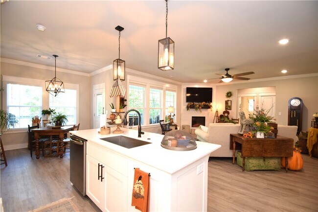 Building Photo - 42 Tummell Dr