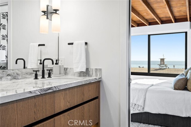 Building Photo - 1412 E Oceanfront