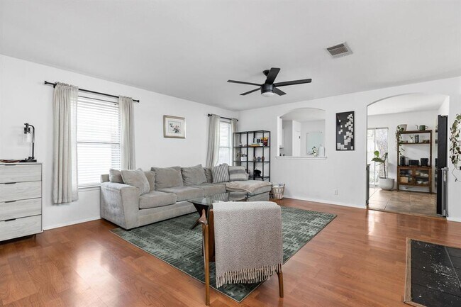 Building Photo - 8904 Kimono Ridge Dr