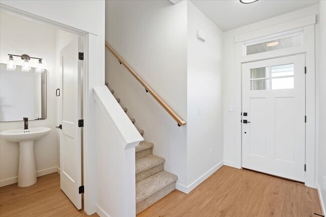 Building Photo - 310 N 18th St