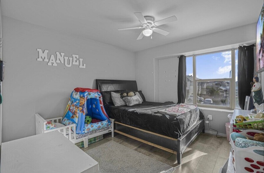 Building Photo - 3330 La Terraza Wy