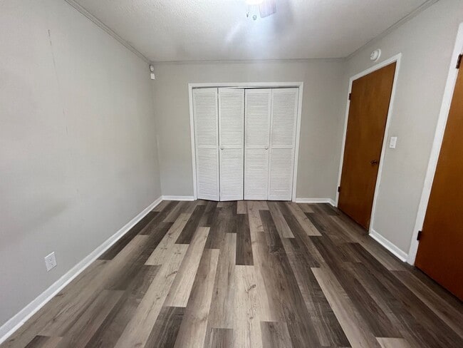 Building Photo - 1209 Hancock St