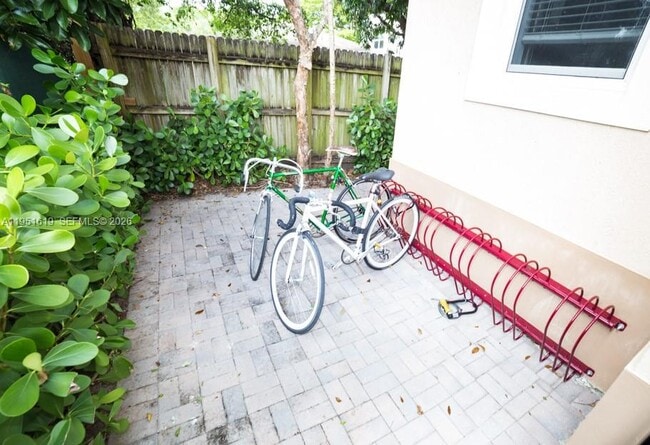 Building Photo - 53 NE 49th St