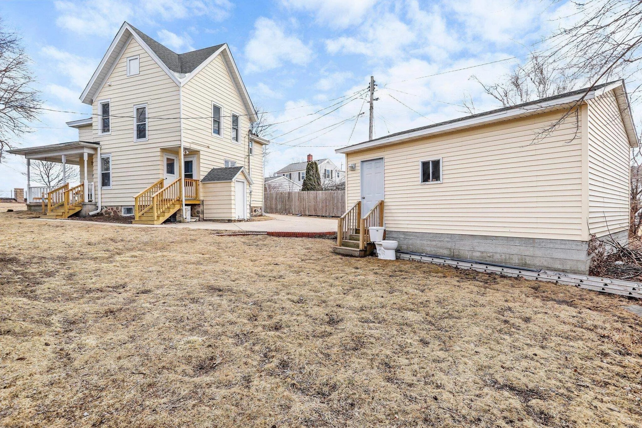 Building Photo - 426 College Ave