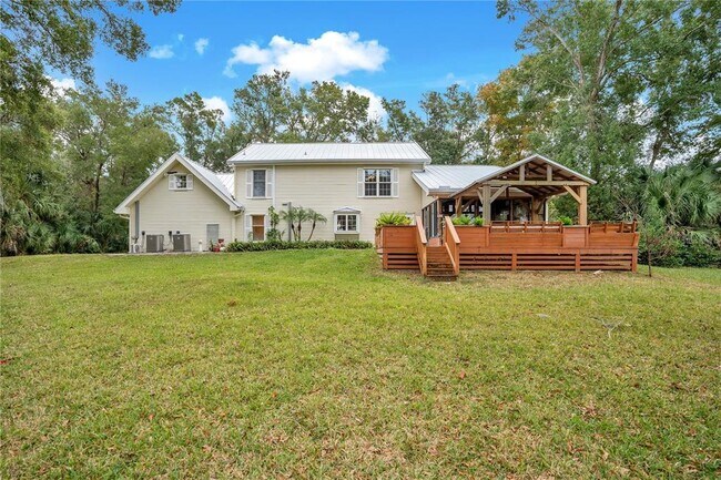 Building Photo - 8 Fernwood Trail