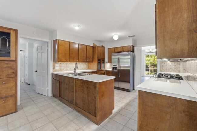 Building Photo - 2802 Pecos St