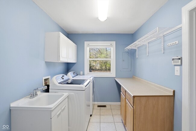 Building Photo - 7026 Spring Mill Rd