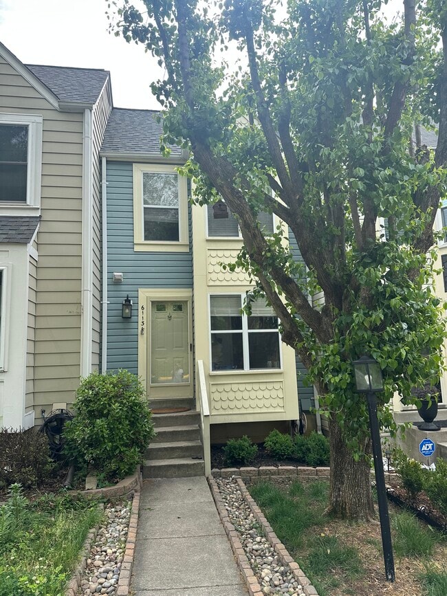 Building Photo - 6113 Liverpool Ln