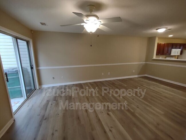 Building Photo - 10215 Reindeer Way Ln