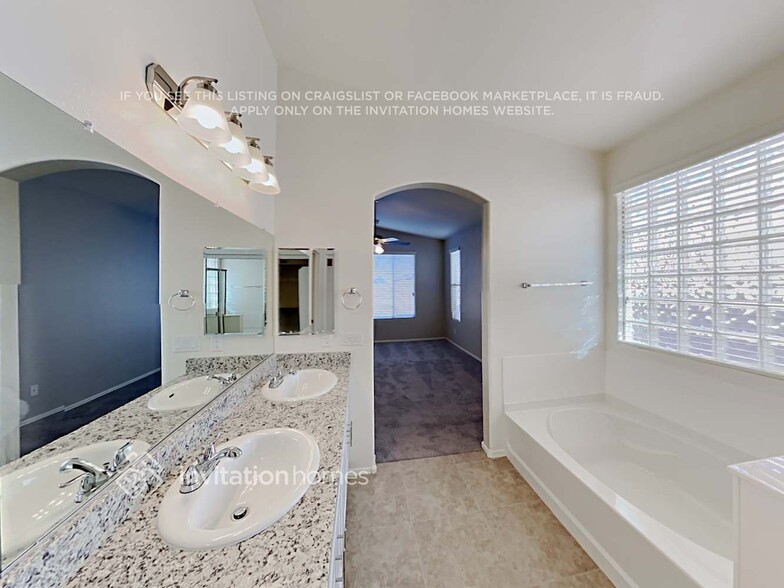 Building Photo - 13226 W Citrus Way