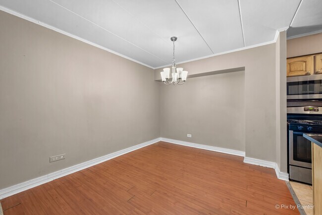 Building Photo - 300 S Roselle Rd