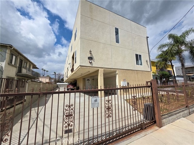 Building Photo - 5321 Auckland Ave