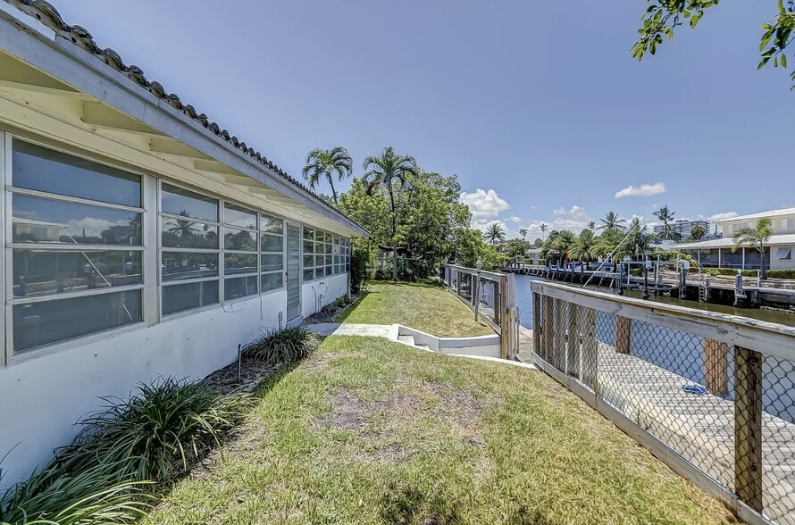 Building Photo - 2041 Coral Reef Dr