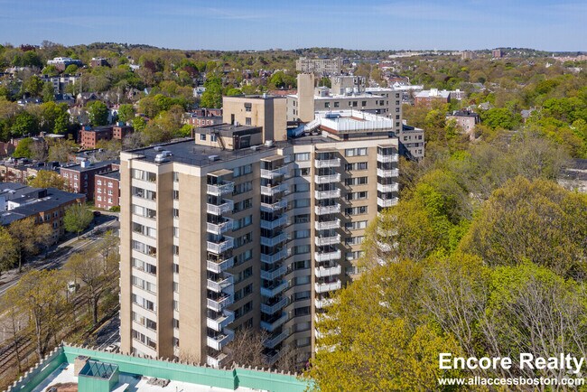Building Photo - 1530 Beacon St