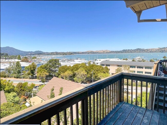 Building Photo - New: 2Bd Water View Flat in Sausalito