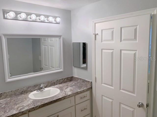 Building Photo - 5110 Bay Club Cir