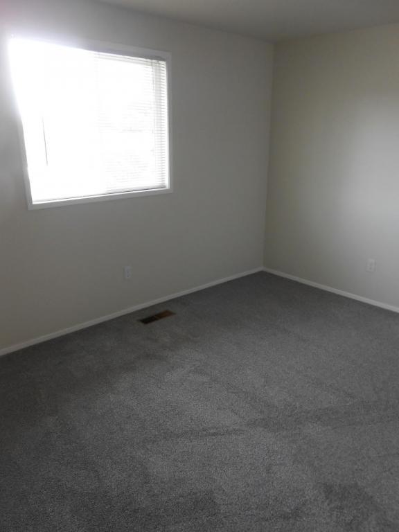 Building Photo - 386 30th Ave SE