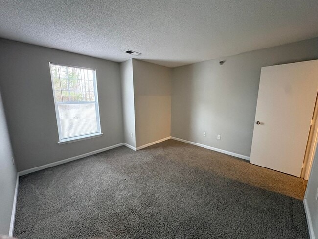 Building Photo - 2411 Hill St