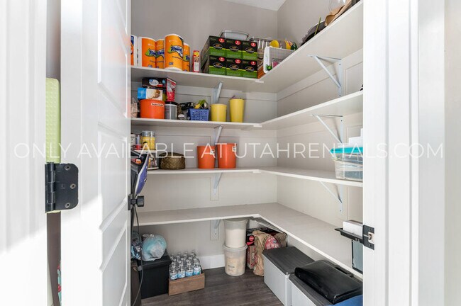 Building Photo - 3935 W 1700 N