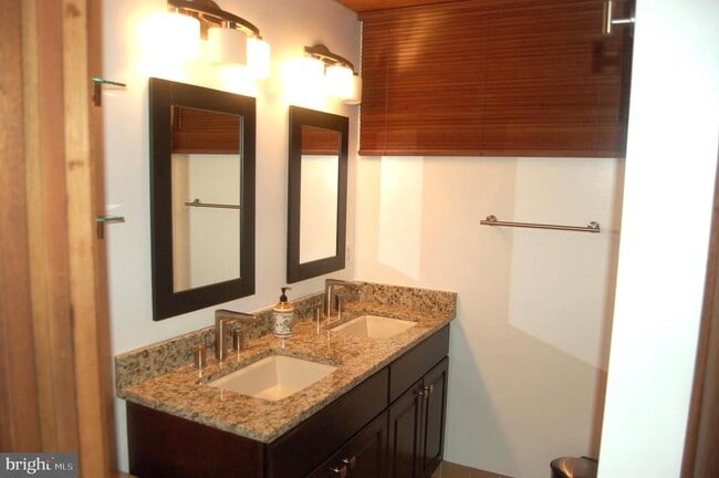 Building Photo - 9728 Swift Creek Ct