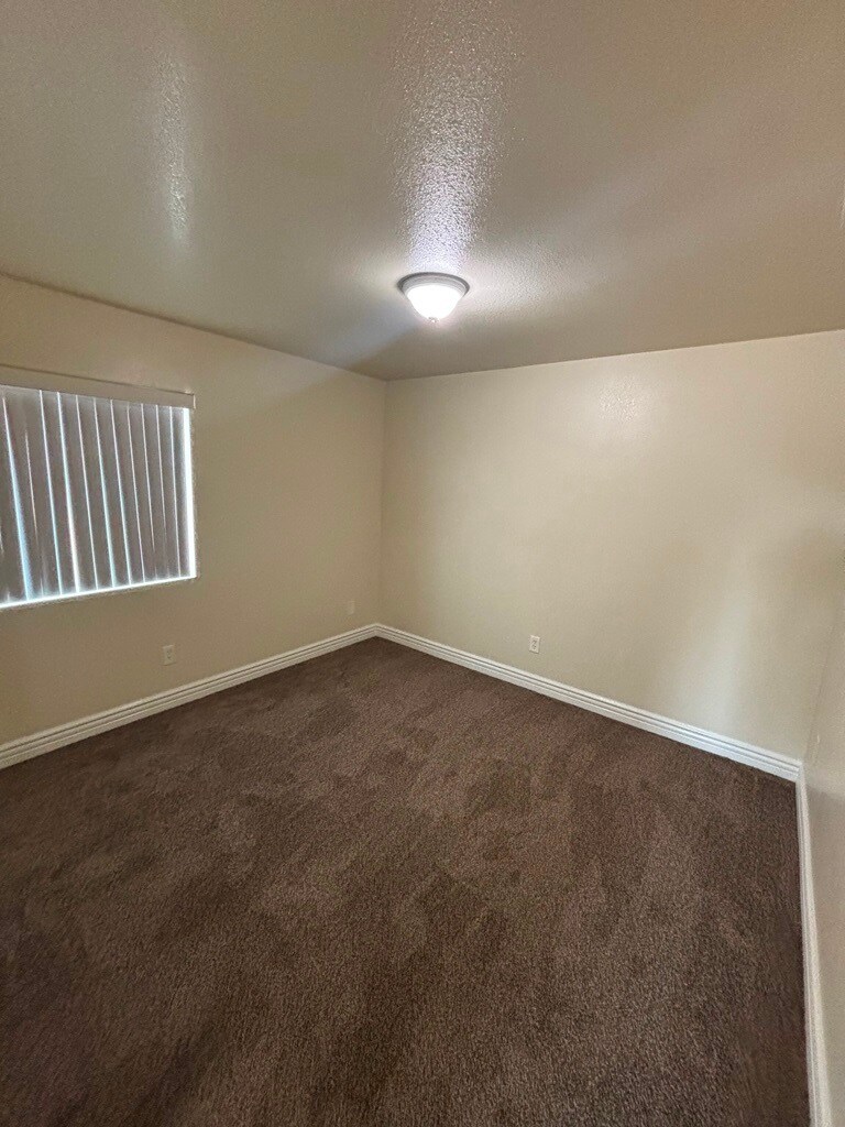 Building Photo - 128 E 62nd St